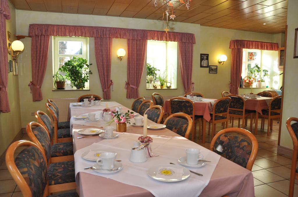 Pension Lindenhof Kromsdorf Exteriör bild